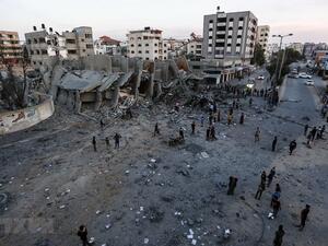 من اثار الدمار الذي خلفه القصف الاسرائيلي الاخير لقطاع غزة