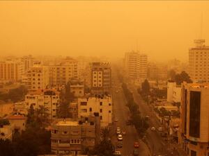 عاصفة التنين" تتسبب بمقتل طفل واصابة العشرات في مصر