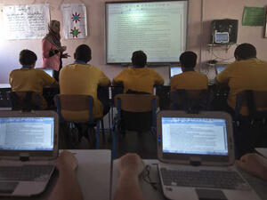 مصر تستأنف الدراسة ودول عربية تسجيل مزيدا من الوفيات بكورونا