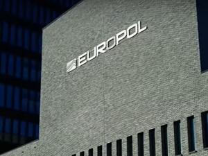 القضاء على احد اخطر واكبر منصات القرصنة الالكترونية في العالم