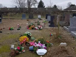 تدنيس مقبرة للمسلمين بمدينة ميلوز شمالي فرنسا