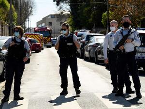 مقتل مشتبه به في قتل شرطية فرنسية طعنا بالسكين