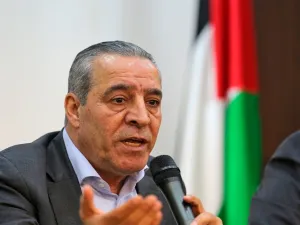 حسين الشيخ عضو اللجنة المركزية لحركة "فتح"