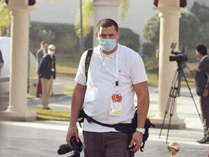 الشرطة التونسية تعتقل مصورا صحفيا صفعه شرطي