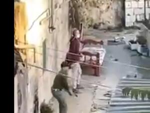 مستوطنون يطلقون النار على الفلسطينيين بحي الشيخ