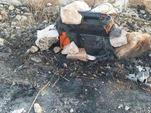 احدى العبوات المتفجرة التي تمكن اهالي قرية كفر قدوم من تصويرها قبل ان يأتي الجنود الاسرائيليون ويزيلوها من المكان