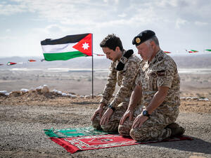 الملك عبد الله يزور الغمر 