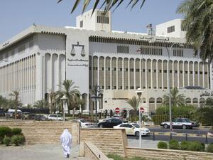 الحكم بات ونهائي، لكنه يحتاج لمصادقة أمير الكويت لتنفيذه