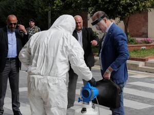 رش النواب اللبنانيين بمطهرات