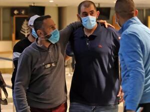 8 لبنانيين احتجزتهم الإمارات يعودون الى بيروت بعد اتفاق بين البلدين