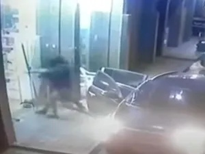 سطو مسلح على صيدلية في لبنان