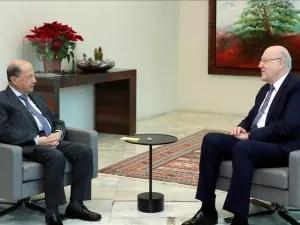 رئيس الحكومة اللبنانية المكلف ​نجيب ميقاتي​ (يمين) خلال لقائه رئيس الجمهورية ميشال عون