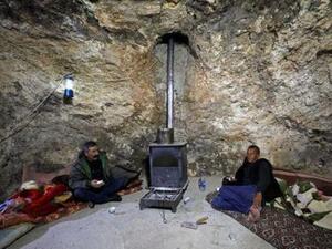 هجمات المستوطنين تطال حتى ساكني الكهوف من الفلسطينيين