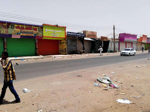 متاجر مغلقة في ثالث ايام العصيان المدني في السودان