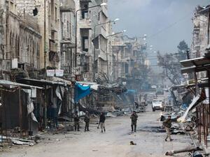 غارات مكثفة بشمال غرب سوريا وتعزيزات تركية ضخمة تعبر الحدود