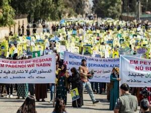 أكراد سوريا يتظاهرون للتنديد بإقصائهم عن اللجنة الدستورية