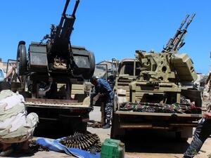 المعارك قرب العاصمة الليبية أسفرت عن مقتل 56 شخصاً وإصابة 266 آخرين