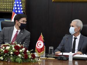 وزير الدفاع الأميركي يوقع في تونس اتفاق تعاون عسكري