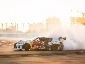 استمتع الحاضرين بأداء أحمد خلال مهرجان جودوود للسرعة في هيل كليمب Hill Climb  الشهيرة حيث أدهشهم صوت محرك V8 في سيارته لكزس.