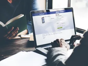 Facebook Tests New Tool that Allows Users to Move Photos to Google