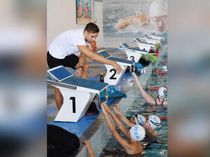 مركز التميز للسباحة