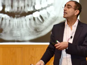 Dr. Hatem Algraffee, a specialist periodontist based in London UK, visited Qatar to speak at WCM-Q Grand Rounds. 