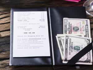 IHOP Waitress Gets an Early Christmas Gift by a Group Leaving Her $1,200 Tip