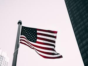 US to Ban Investment in Firms Linked to Chinese Military