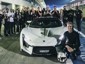  W MOTORS تُعلن عن شراكتها مع أوليفر ويب- السفير الجديد لعلامتها التجارية في مضمار سباق السيارات بدبي