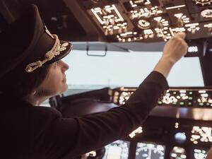 First Pilot-to-be Female Syrian Refugee Makes Solo Flight 