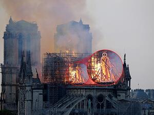 Here, we outline the 'Christ-like figure' Lesley Rowan spotted  (dailymail.co.uk)