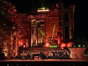 Jazz singer Melody Gardot perform under the stars  (Twitter)