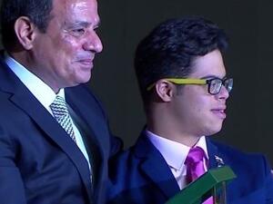 President Sisi honors Swimmer Mohamed Al-Husseini (Twitter)