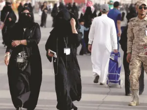  القاتل من ارباب السوابق وله تاريخ لمحاولة الانتماء الى منظمات ارهابية 