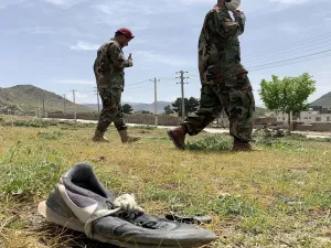 من وراء طالبان؟
