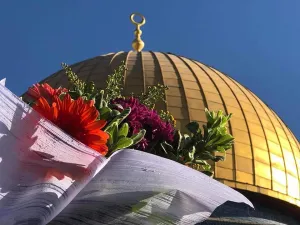 شارك شبان من حيفا في المسيرة مشيًا على الأقدام، ضمن مبادرة أطلقوها نصرةً للأقصى