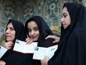 وتبدو المفاوضات متعثرة حتى تسلم الرئيس الإيراني الجديد ابراهيم رئيسي مهامه مطلع آب.