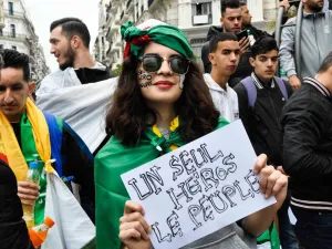 يوجد بين سجناء القليعة الصحافي خالد درارني الذي صار رمزا للنضال