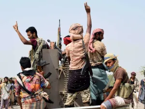 لا تسهم هذه التصرفات من قبل الحوثيين سوى في استمرار الصراع الذي يدخل عامه السابع