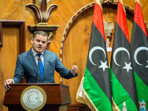 حفتر يتراجع ومستعد لاستقبال الحكومة