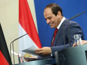  وزير التموين والتجارة الداخلية، على المصيلحي، يدرس حالياً المنظومة الجديدة لدعم الخبز