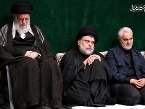 وصل عبد المهدي إلى السلطة قبل عام كحل وسط، لحل أزمة سياسية استمرت لأسابيع