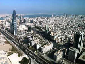  على لبنان إثبات أن منظمة «حزب الله» المتحالفة مع إيران يمكنها «تغيير سلوكها» لرأب الصدع مع دول الخليج العربية.