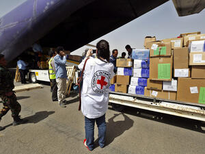  بناه التحتية واقتصاده تعرضا لأضرار كبيرة نتيجة الحرب التي اندلعت عام 2015