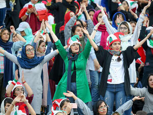 كثفت إيران من إجراء المناورات العسكرية خلال الفترة الماضية