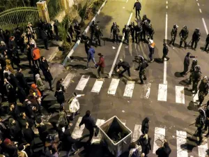 لا يملك كل من قاليباف ورئيسي فهما دقيقا لقضايا الاقتصاد الكلي