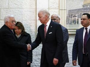 تلقى الرئيس الفلسطيني محمود عباس اتصالا هاتفيا السبت من الرئيس الأميركي جو بايدن.