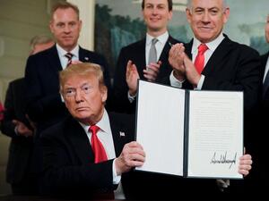 اقدم ترامب على توقيع إعلان تعترف الولايات المتحدة بموجبه بسيادة إسرائيل “الكاملة” على مرتفعات الجولان