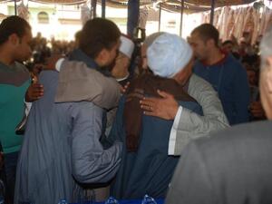 قتل 3 اشخاص على الاقل واصيب 8 بجروح في خلاف عائلي في الصعيد