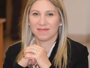 ظهرت النائبة في البرلمان اللبناني عن تيار المستقبل رولا الطبش، مفطرة